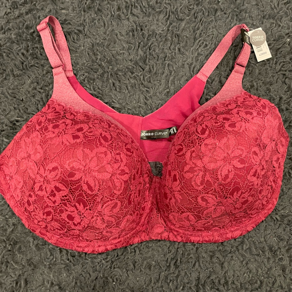 NWT * Torrid Curves * Lightly Lined * Deep V Plunge * 42DDD